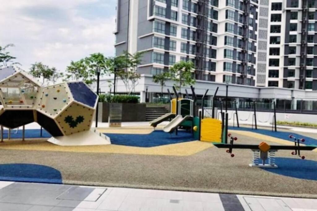 Kenwingston Cyberjaya Free Wifi By Premium Stay Екстер'єр фото